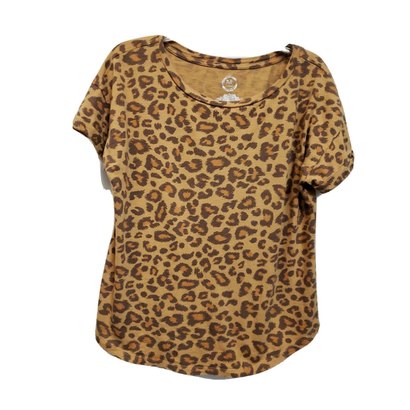 Maurices Tops - Maurices 24/7 t-shirt size Lg leopard print cap Sleeve Top Pullover